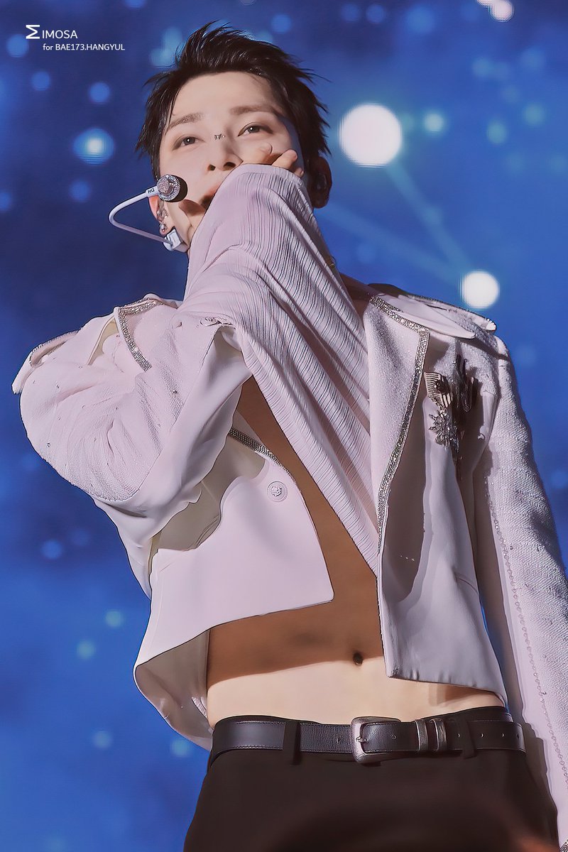 mimosa991207's tweet photo. 240526 2nd 팬콘: POLARIS 

💙💙💙

#한결 #이한결 
#HANGYUL #LEEHANGYUL 
#BAE173 #비에이이173 https://t.co/2xDMqPIEyF