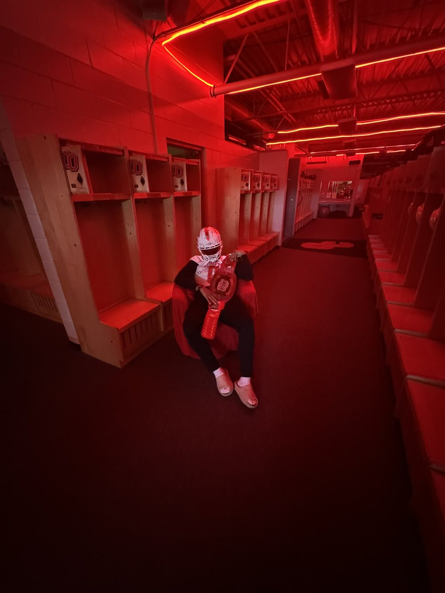 BLESSED TO RECEIVED MY FIRST OFFER FROM THE UNIVERSITY OF OLIVET!! #AGTG #JUCOPRODUCT 
<a href="/CoachMoose2/">Dan Musielewicz</a> <a href="/JeffHarris5050/">Jeff Harris</a> <a href="/CoachHunt97/">Dylan Hunt</a>