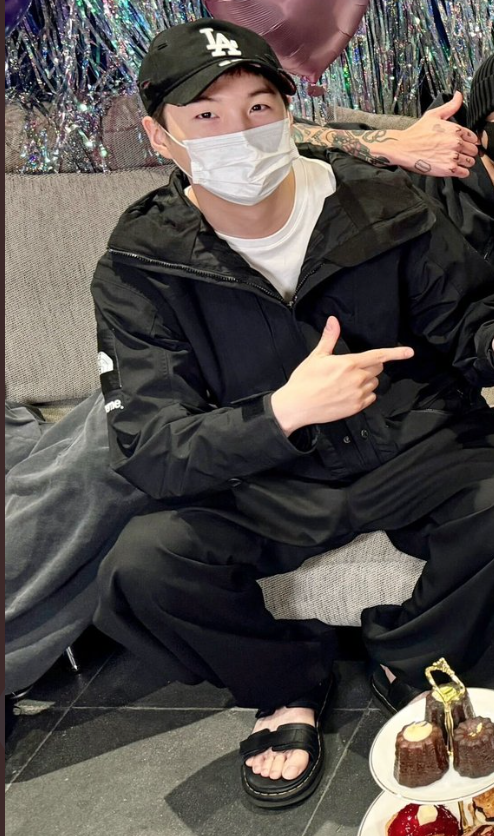 WE LOVE YOU YOONGI 💜😭
#방탄소년단슈가 #SUGA #슈가 #BTSSUGA #シュガ
<a href="/BTS_twt/">방탄소년단</a>