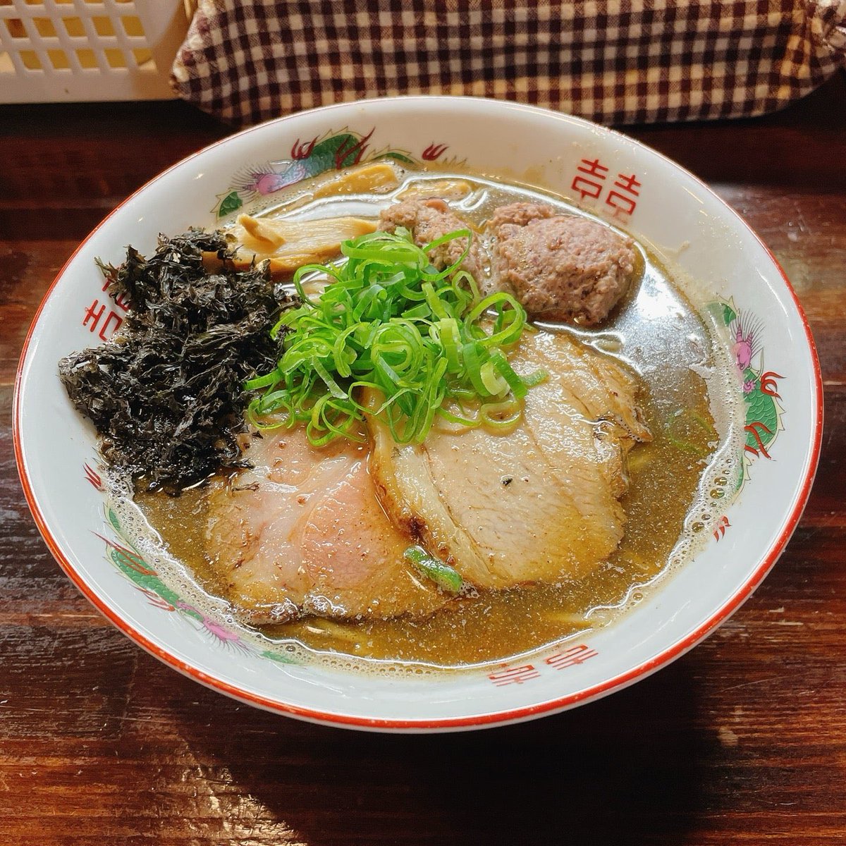 CB_Manasuke's tweet photo. I'm at 麺座 かたぶつ in 瀬戸市, 愛知県 https://t.co/a3P66CT1XL
イカ中

ホタルイカと烏賊煮干の出汁
豚とホタルイカの団子 https://t.co/ql1ugVWzts
