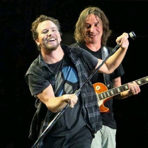 dailygossard's tweet image. 