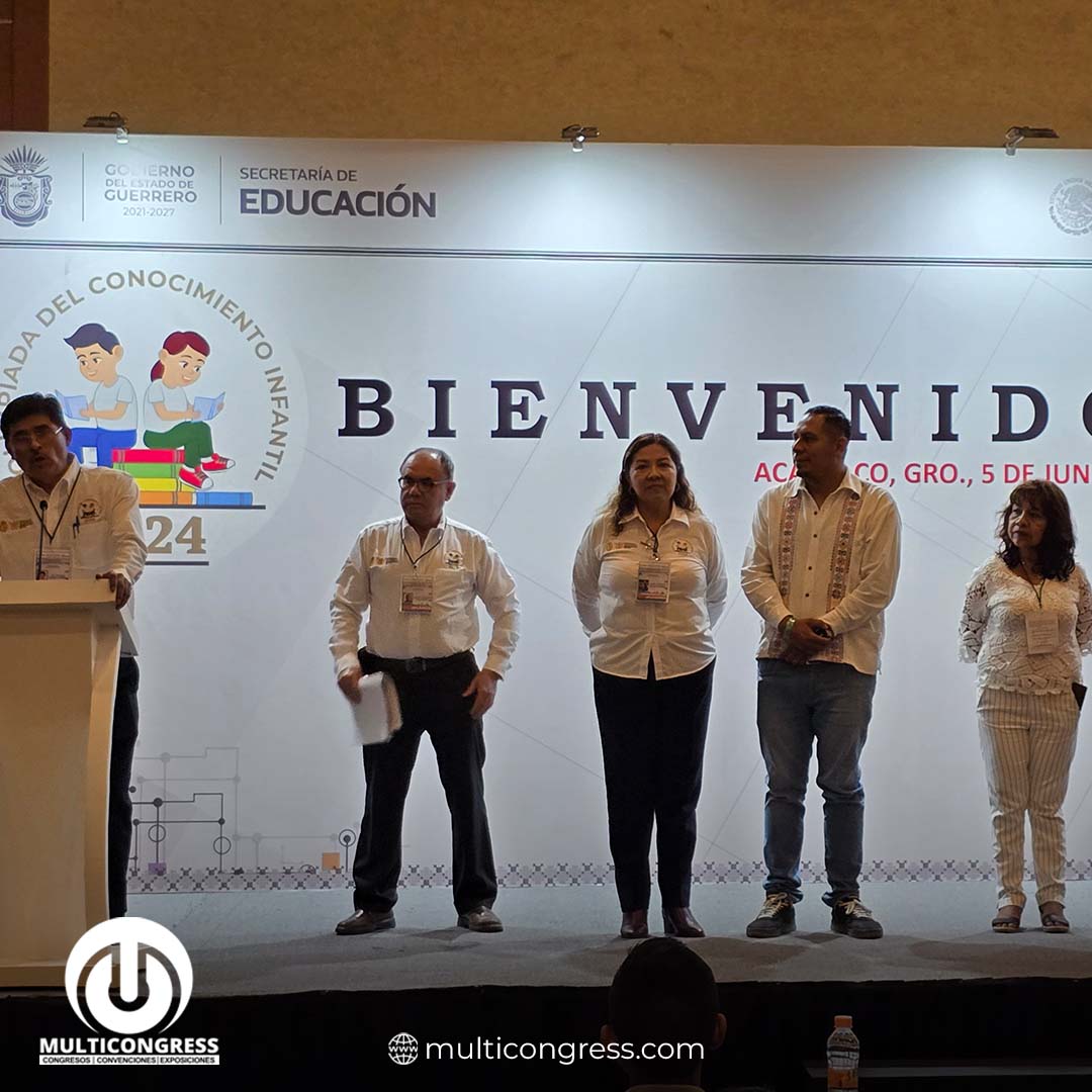 multicongress's tweet photo. 🔵#Multicongress | Una escenografía en un evento sirve para crear un ambiente y una atmósfera que complementen y realcen el tema o el propósito del evento. 
En resumen, la escenografía es una herramienta fundamental para crear una experiencia memorable y significativa. https://t.co/TMdhSMLZXN