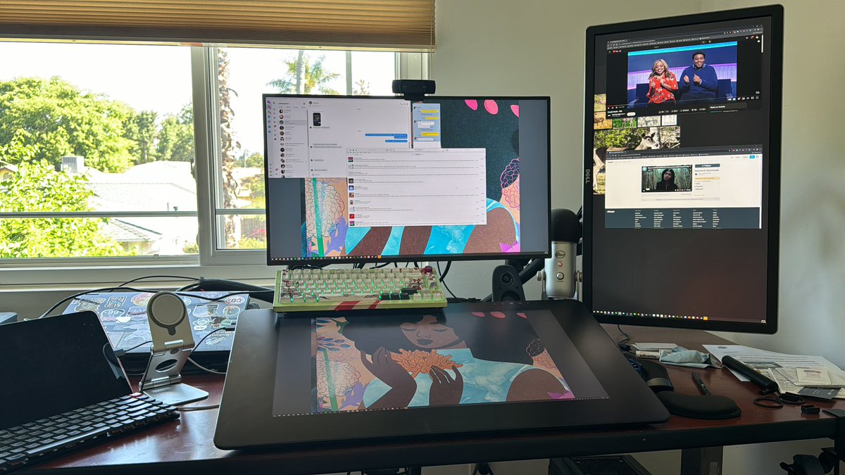 JadeEyePanda's tweet photo. @CassChalk @Marie_M_P This is what I got. No real note regarding injuries or if this PREVENTS injuries. The desk is a motor standing desk tho. https://t.co/LiJeUgwASL