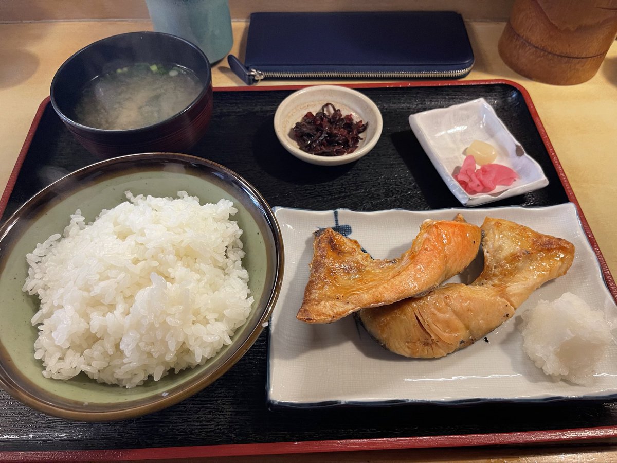 occulabo's tweet photo. 魚玉の鮭かま!
脂がのっててめちゃうま!!
次はむつ味噌ねらい!!
#オキュラボ
#水道橋
#神保町
#ランチ
#ランチ巡り
#ワタシのOccupation
#MyOccupation https://t.co/quJo0JQzSi