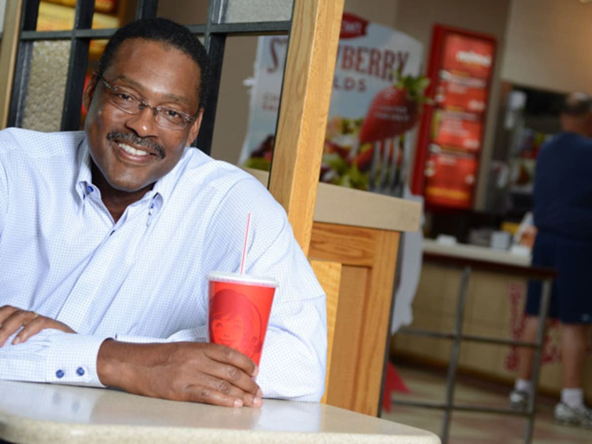 switchmentality's tweet photo. - After retirement, he invested in 100 Wendy’s and Chilli’s restaurants before selling in 2016 
- His company Bridgeman Food Inc became a bottler for Coca-Cola in 2017 
-  He is the owner of Ebony and Jet Magazines in the US after purchasing it for $14M https://t.co/yUcuB9LE5T