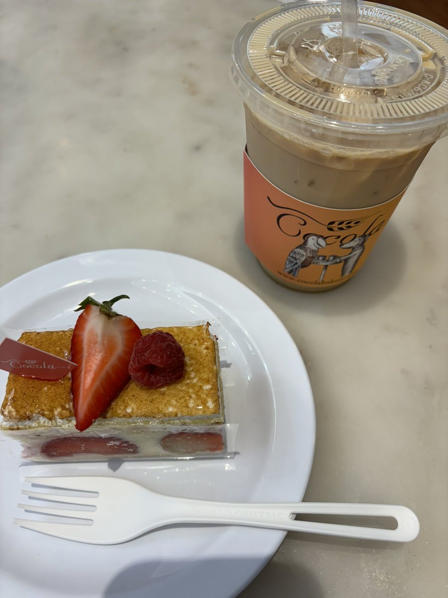 ysaito04051984's tweet photo. #cocola #苺ケーキ #ストロベリーケーキ #苺スイーツ #アイスラテ #カフェラテ #カフェ #海外カフェ #カフェ好きな人と繋がりたい #カフェ巡り #カフェ巡り好きな人と繋がりたい #cafe #コーヒー #コーヒー好き #コーヒー好きな人と繋がりたい #coffee #シリコンバレー #サンノゼ #カリフォルニア https://t.co/4l4pSiE1Fs