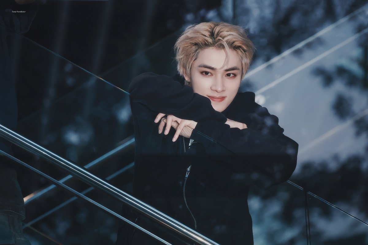 cesralkkk's tweet photo. 20240611 The Show

Congratulations!💚✨🏆1️⃣🐶

#샤오쥔 #肖俊 #XIAOJUN #威神V #WayV https://t.co/HLI0hWS1Md