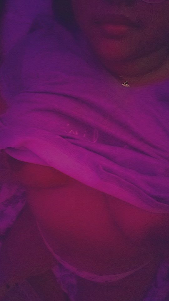 Urmomluvssamm's tweet photo. Oops, i hope u dont mind a nip slip 😳 https://t.co/2LGAufX56K