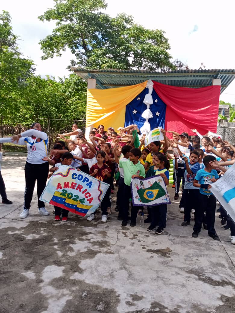 Gestion Comunicacional CDCE Bolivar tweet media