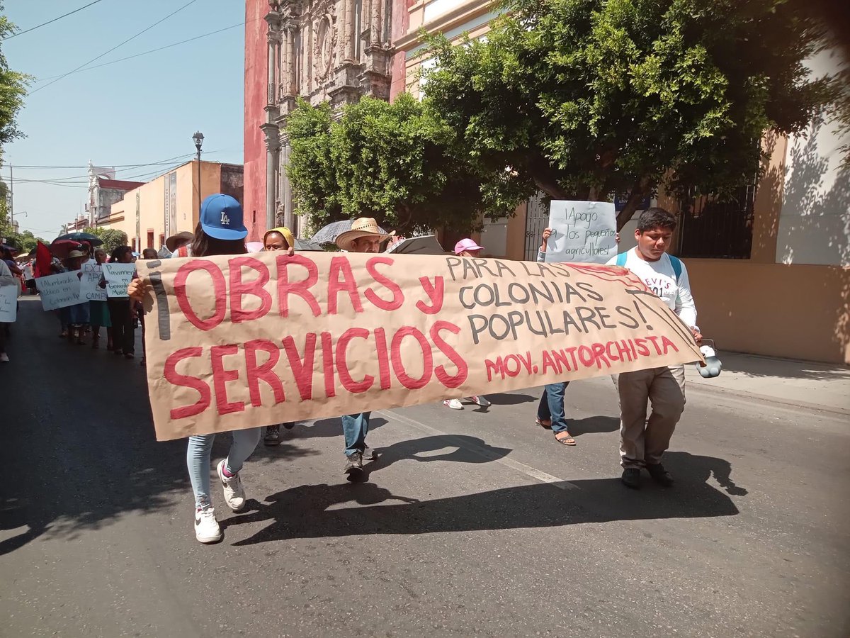 “Antorcha saldrá con más fuerza a las calles los próximos seis años para defender al pueblo de México” 

- Aquiles Córdova Morán ❤️‍🔥

Como desde hace 50 años: #AntorchaEnPieDeLucha 🔥✊🏽