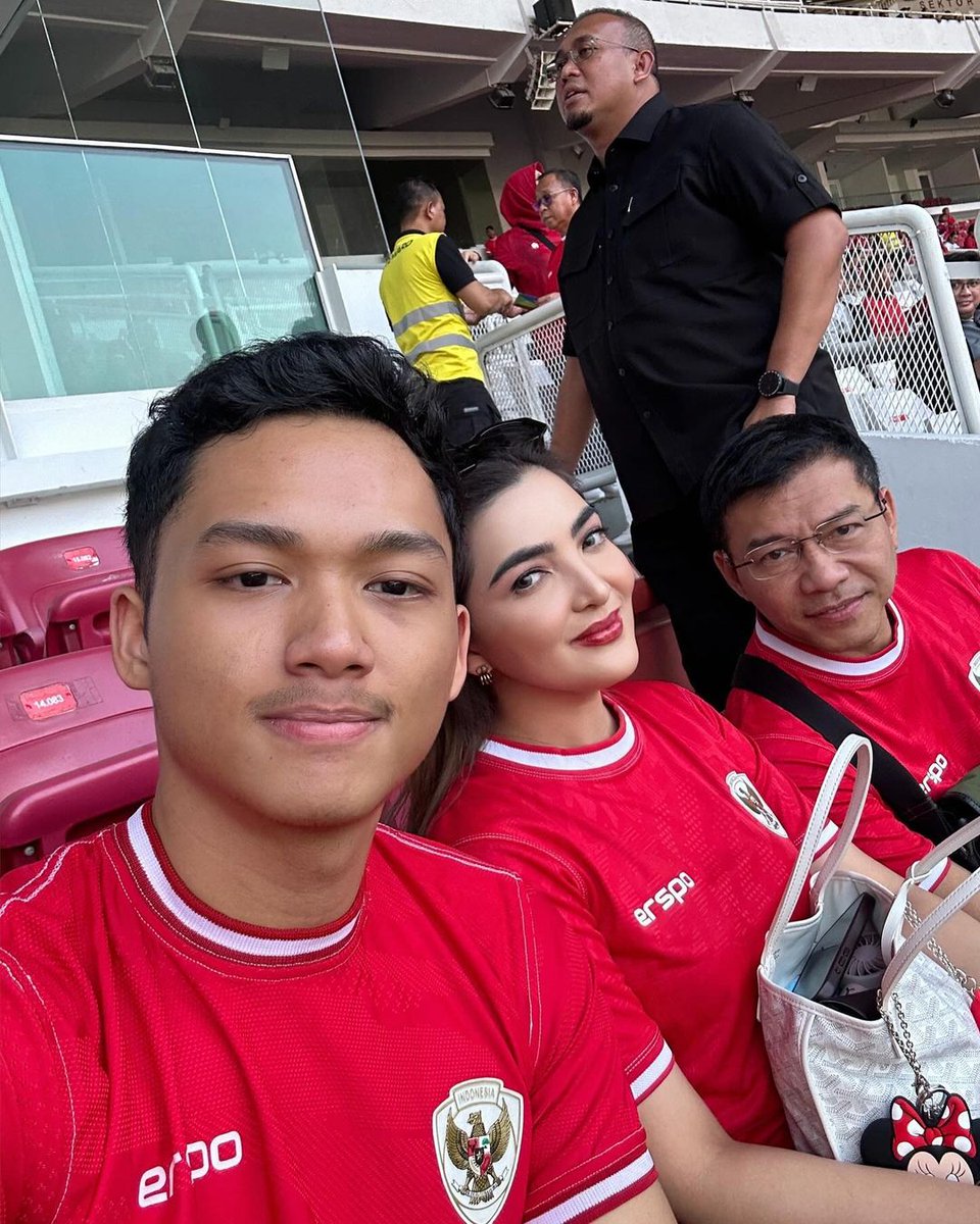 MafiaWasit's tweet photo. Kembali terbukti, SUARA ANAK BOLA bisa membungkam siapapun termaSUk SUara Anang &amp; Friends. https://t.co/shnqGYXXFq