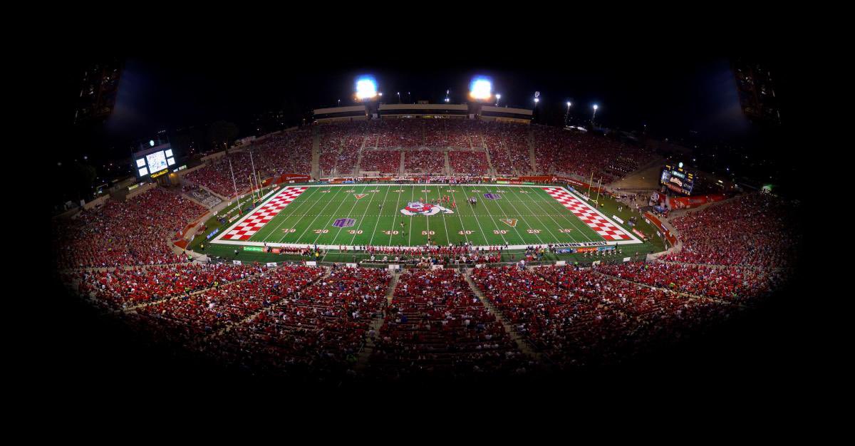 AndrewDudley74's tweet photo. After a great conversation with @CoachSmith59 and @CoachHoss_ I am Blessed to have received an offer from Fresno State University! #AGTG https://t.co/RNWk0X3nRE