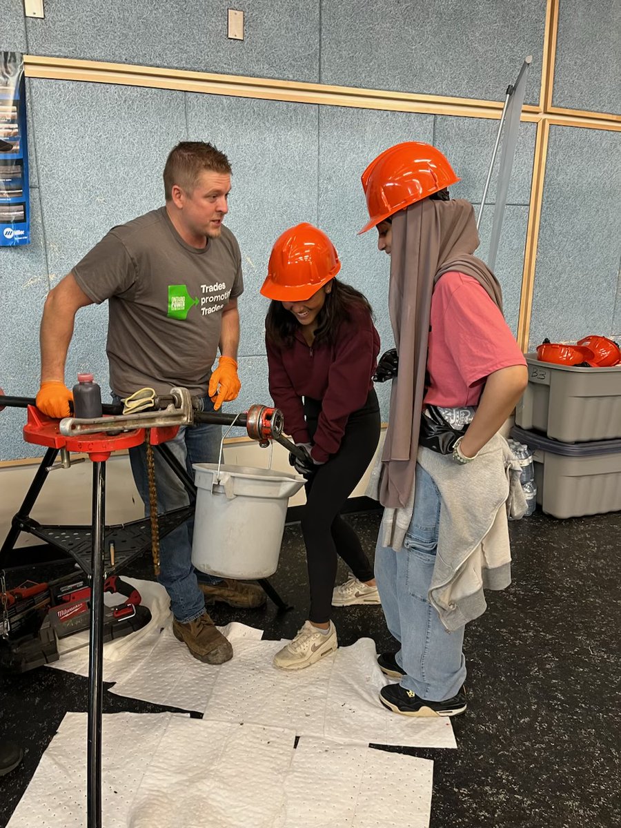 Exciting 2 days at our school! Thank you @OPG for visiting and inspiring our students to explore skilled trades. An amazing opportunity to learn about promising careers and hands-on skills! Thanks, <a href="/MrsBaileyOCSB/">MrsBaileyOCSB</a> <a href="/NedaBernabo/">Neda Bernabo</a>  for organizing. ⁦#tradespromotingtrades #ocsbDL ⁦
