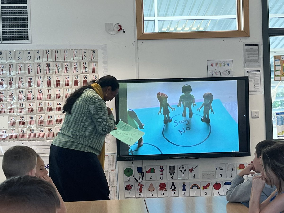 EALWOMAN (@francineeal) on Twitter photo Another wonderful STEM Ambassador who delivered a first class lesson on online safety <a href="/camstraddenps/">Camstradden Primary</a> Thank you Ghada & thank you P3 for your wonderful listening @aleksan64823683 <a href="/EALGlasgow/">EAL Service, Glasgow</a> <a href="/SSERCSTEM/">SSERC STEM Programmes</a> <a href="/sameegroup/">SAMEE</a> Another wonderful STEM Ambassador who delivered a first class lesson on online safety <a href="/camstraddenps/">Camstradden Primary</a> Thank you Ghada & thank you P3 for your wonderful listening @aleksan64823683 <a href="/EALGlasgow/">EAL Service, Glasgow</a> <a href="/SSERCSTEM/">SSERC STEM Programmes</a> <a href="/sameegroup/">SAMEE</a>