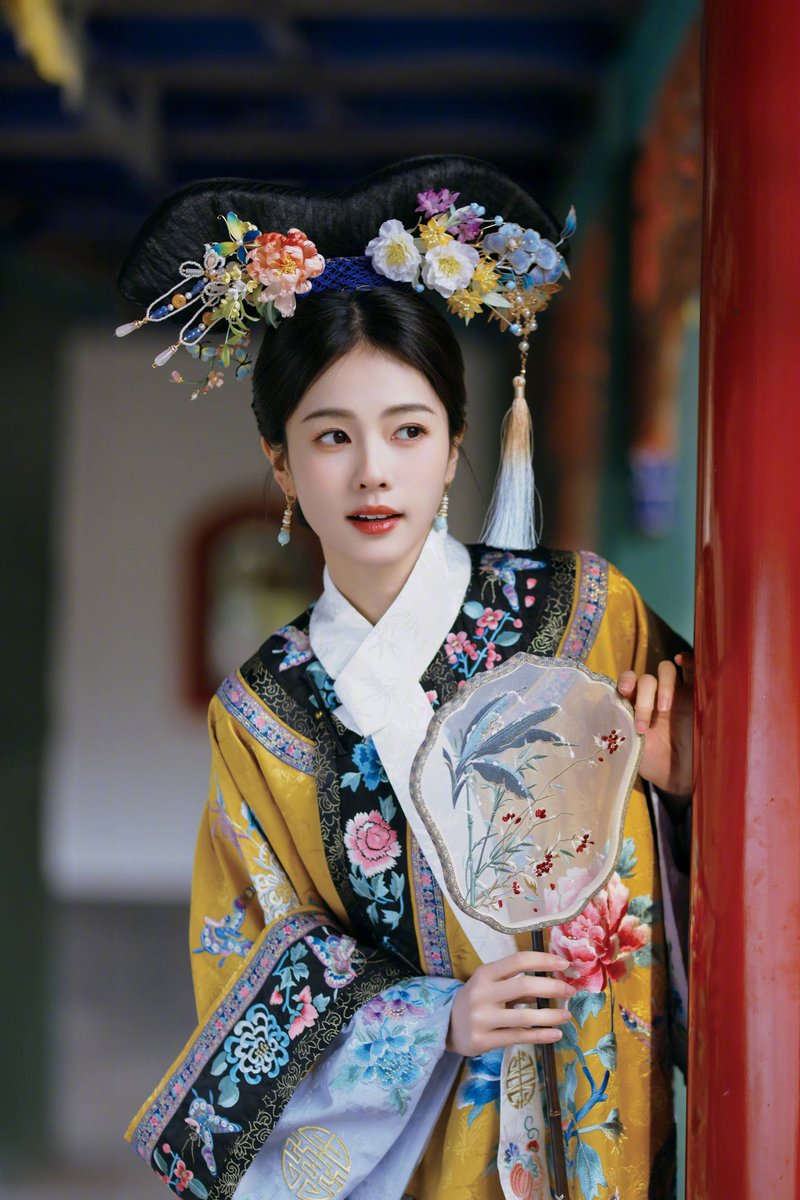 QBailu's tweet photo. I'm still here for my only one Queen #BaiLu im just busy this whole year🥺 https://t.co/v03gggwu9x