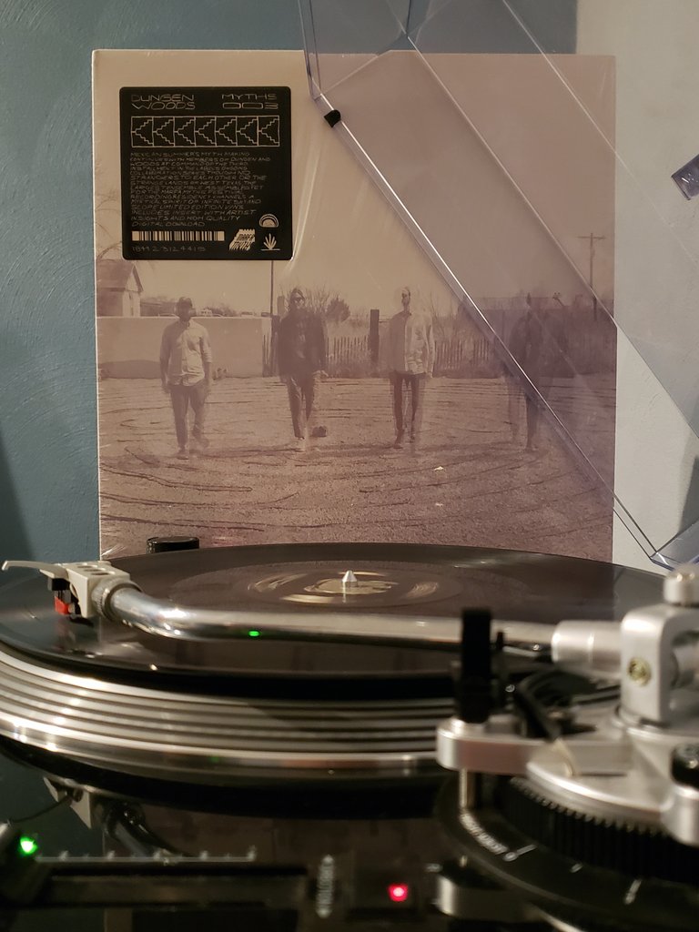 NowSpinningKL's tweet photo. Dungen + Woods – Myths 003 (2018)
#nowspinning #vinyl #psychrock #folkrock #indierock #dungen #woods https://t.co/HqJwupMkdP