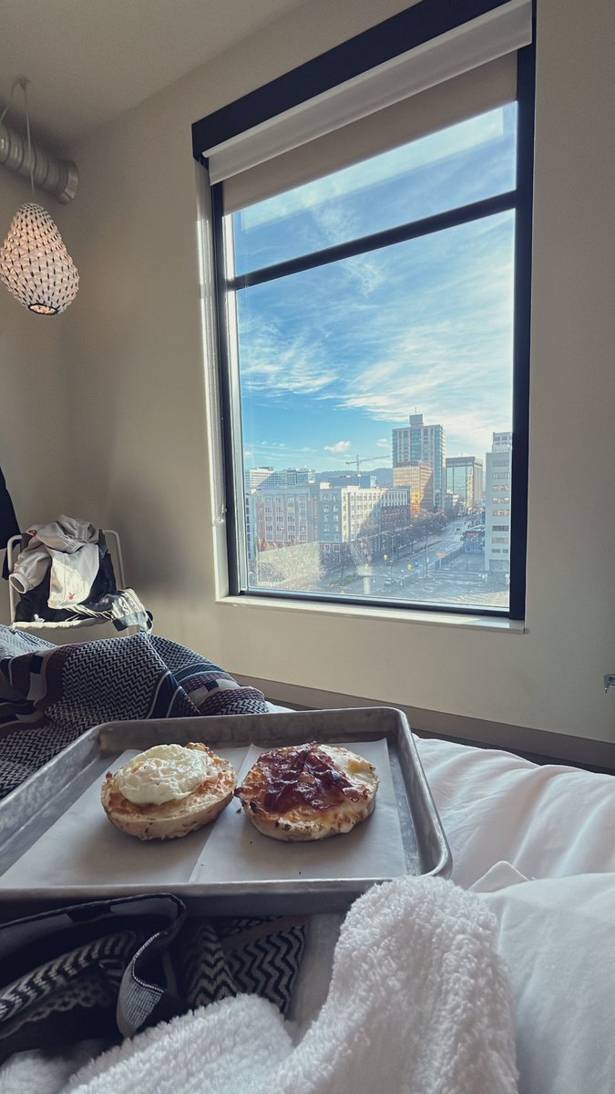 apnowlater's tweet photo. #MorningRoutine https://t.co/PFOXaE0Tu7
