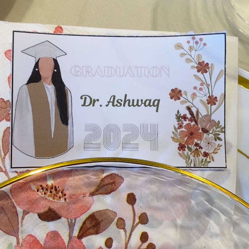 ashwaa83's tweet photo. الأيام السعيدة تصنعها العائلة دائماً 🧡🧡 https://t.co/UPS9tjKbq1