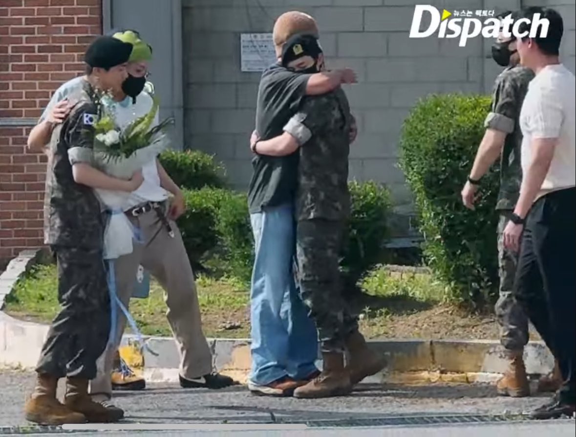 Taehyung hugging Jimin 😭