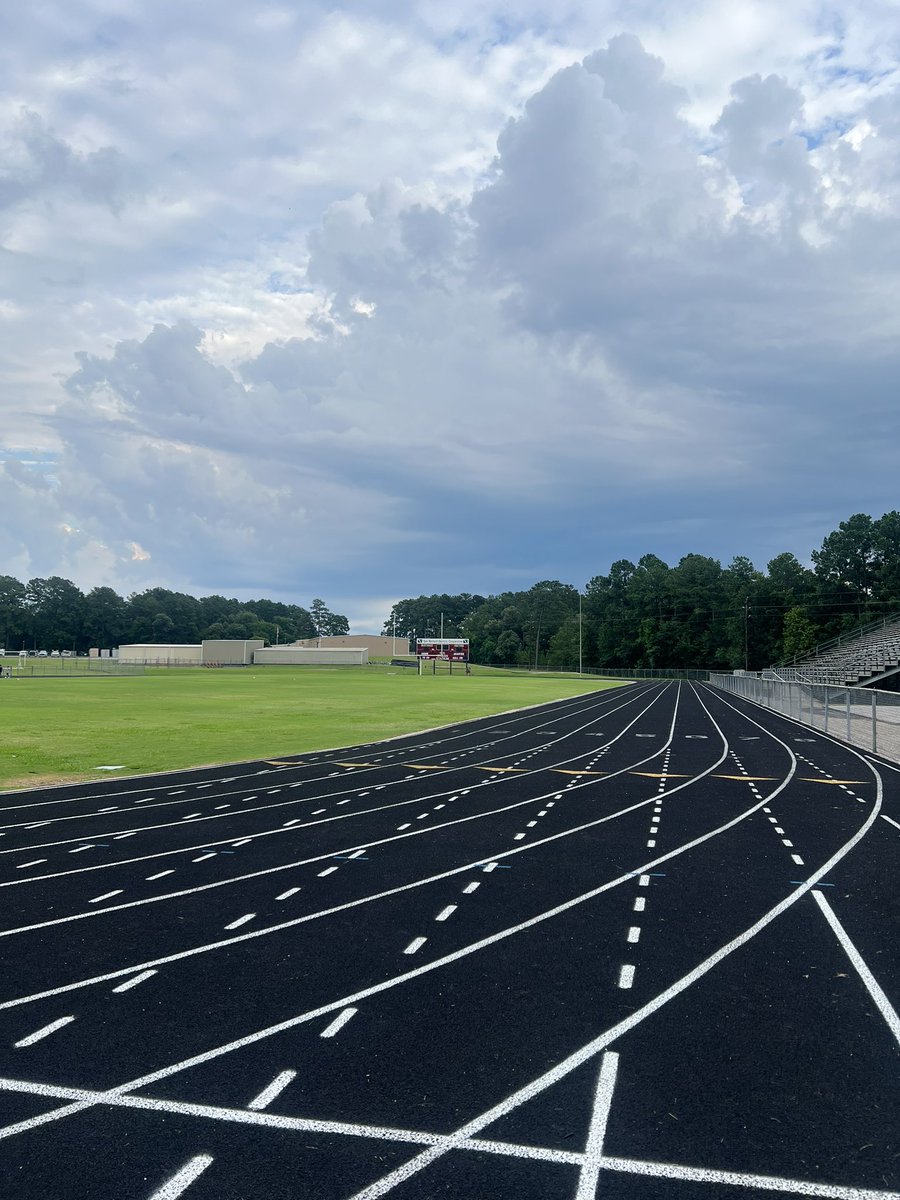 emilyestrada39's tweet image. Perfect weather 🏃‍♀️ #workout2