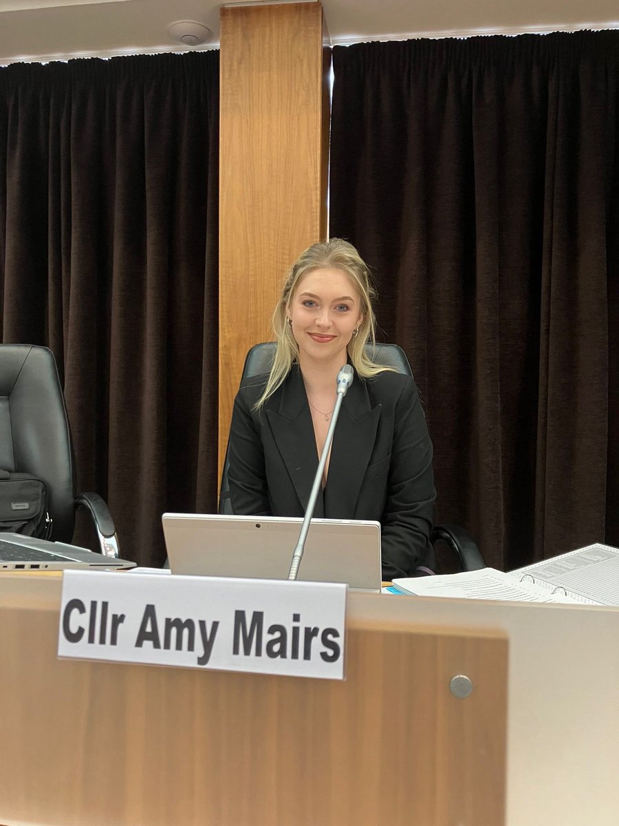 So this evening I had the pleasure of chairing my first committee! I’m honoured to be this year’s Environmental Services Chair to develop my knowledge and experience, and encourage progressive debate and decision-making in the chamber to benefit everyone in our Borough💛