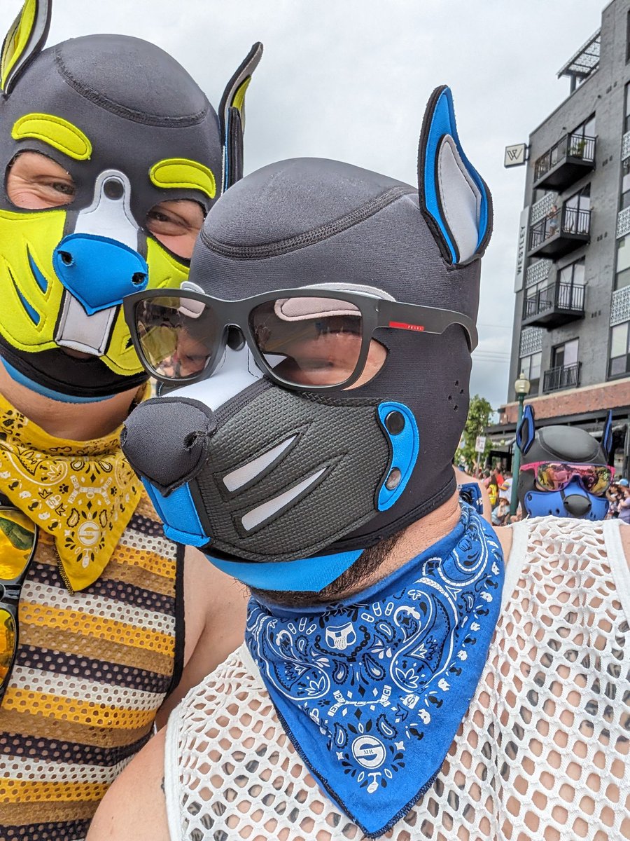 Saz_erac's tweet photo. KC pride this past weekend was everything I needed 💙

💛 @Lykos_pup https://t.co/uGimjOaXlw