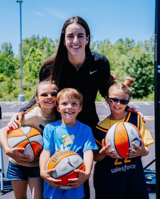 LeLaker's tweet photo. Caitlin Clark is the best thing to happen to women’s sport ever https://t.co/2XJ5V7QwC8