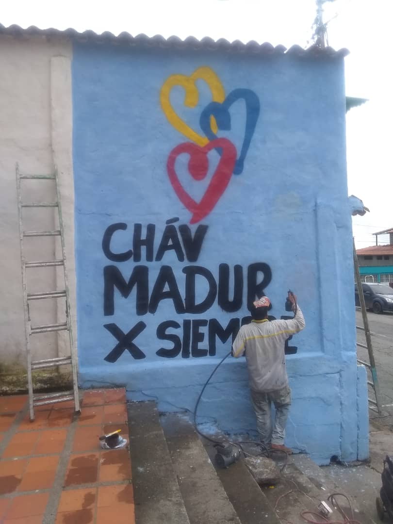 Municipio Cardenal Quintero activo con su Maquinaria y la pinta de murales.

Las paredes de nuestros paramos Merideños hablan del Presidente <a href="/NicolasMaduro/">Nicolás Maduro</a>

#NicoLeEchaPichón