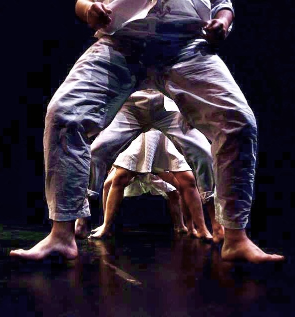 KatManakinstu's tweet photo. <<The River>> El arte es una de las más exitosas formas de reflexionar sobre nuestras vidas. Esta es una pieza teatral en la que se narran las vicisitudes de la existencia a través del movimiento 🐬

#dance #choreographer #coreógrafa #katherinemanakin #choreographer #dancefilm https://t.co/VQemTphLjC