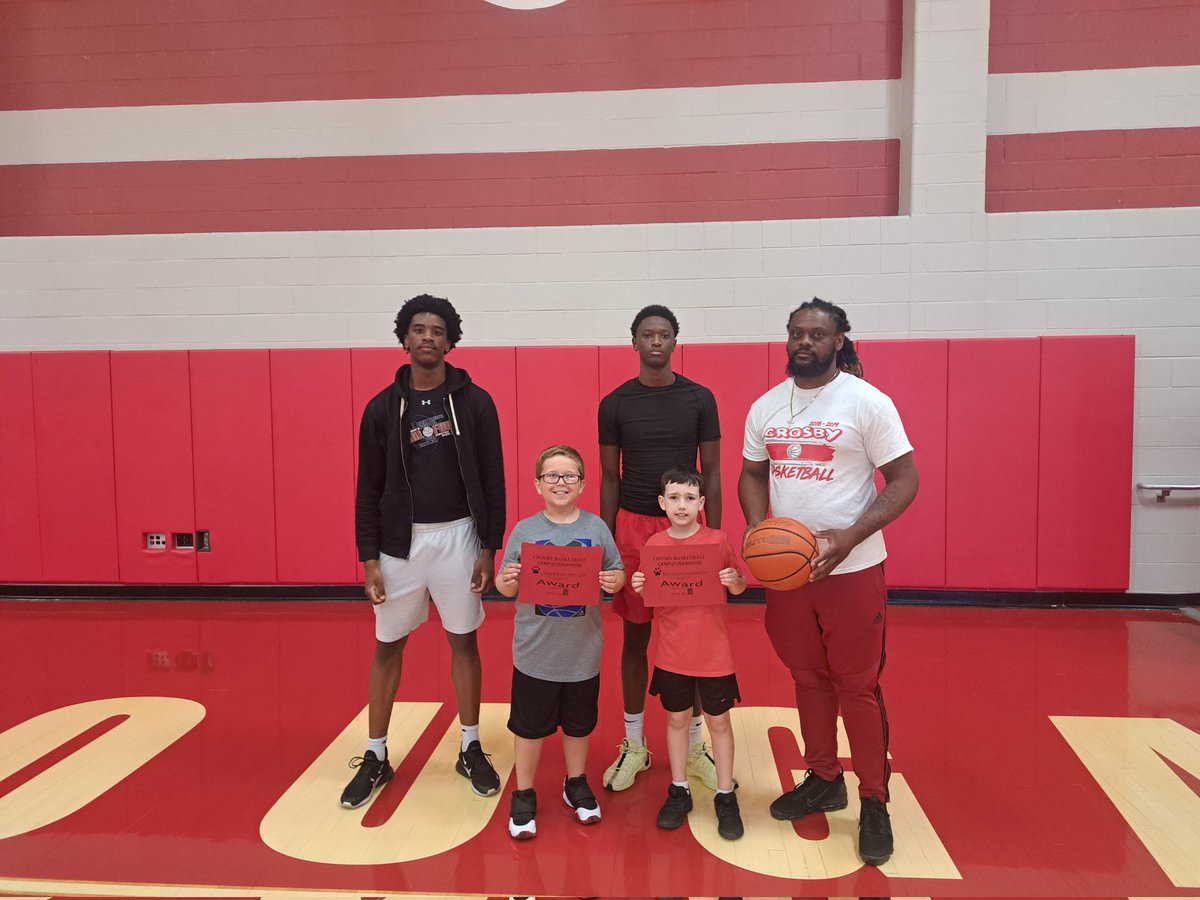 CrosbyHoops's tweet photo. 3rd/4th grade hot shot Champion and Camper of the day! @CoachMJMathis https://t.co/d3F68n0eBC