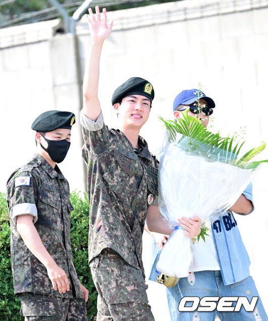 bts123_bantan's tweet photo. ジンくん写真🫡
👋 https://t.co/y3Fl55TYSR