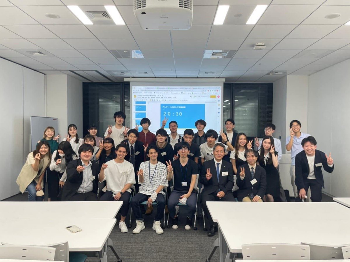 moto_grnd's tweet photo. 改めて自己紹介‼️
【vision】
一人一人の自分『らしさ 』を創る

📕日東駒専24卒6社内定→卒業前に他社にヘッドハンティング
📖学生起業→IT人事・新規事業
👨‍🏫専門・大学で授業制作
👨🏻‍💻Z世代特化のキャリア形成支援
⇔採用コンサルと芸能プロダクション
☕Cafe・グルメ・アニメ
👤AB型ENTJで希少性高め https://t.co/bnUtfqi7Ti