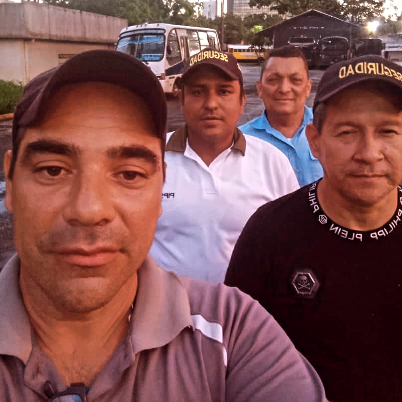 Personal Pipsuc en Rectorado zona 5 en  cumplimiento de una de las 365 guardias del año. Venciendo la escasez y la adversidad con compromiso y confianza.