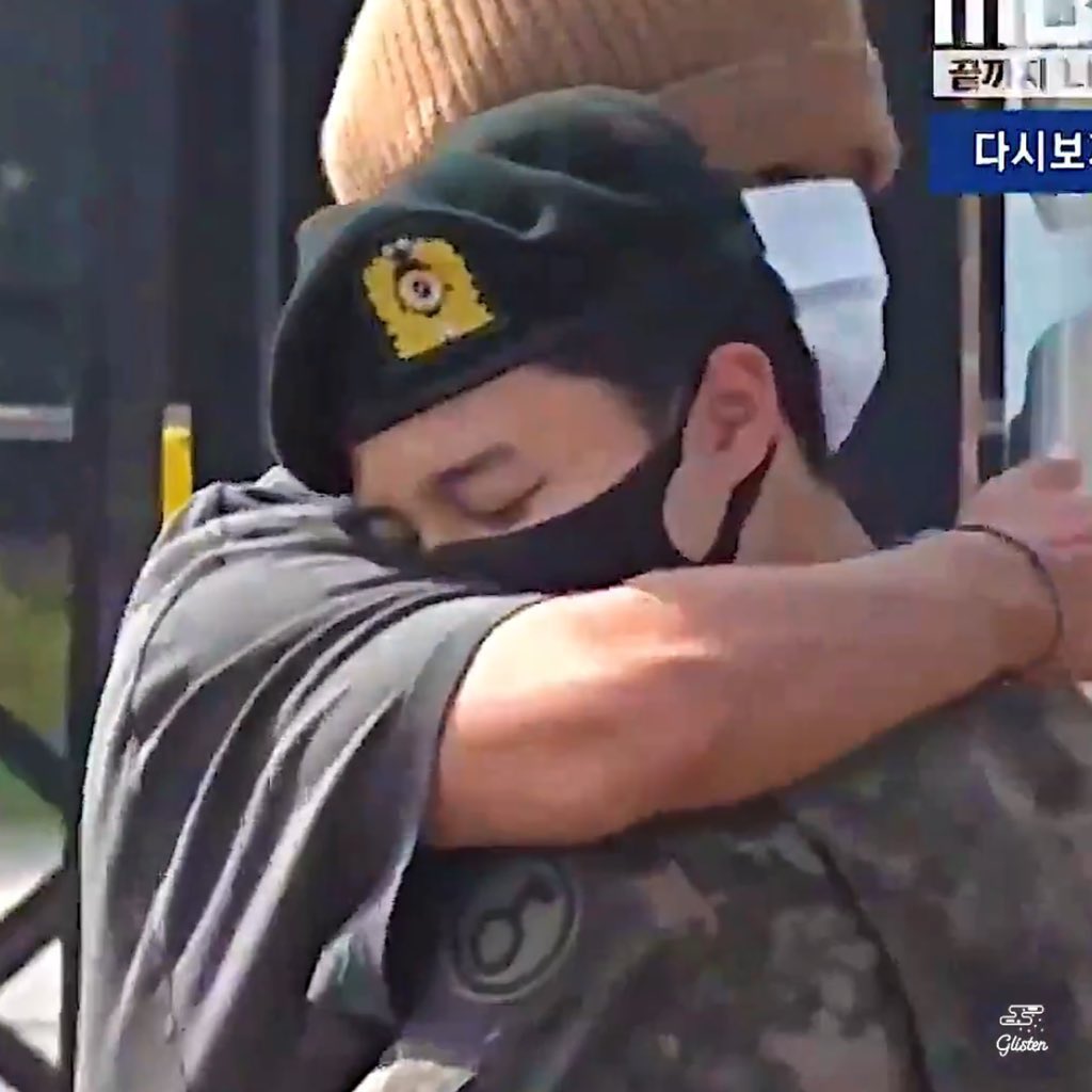 kookmindailys's tweet photo. i just know the jimin hugs are the best https://t.co/sueIn5eFSk