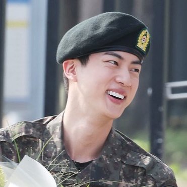 onlyforseokjini's tweet photo. his smile ♡ https://t.co/E6kxLUpWFE