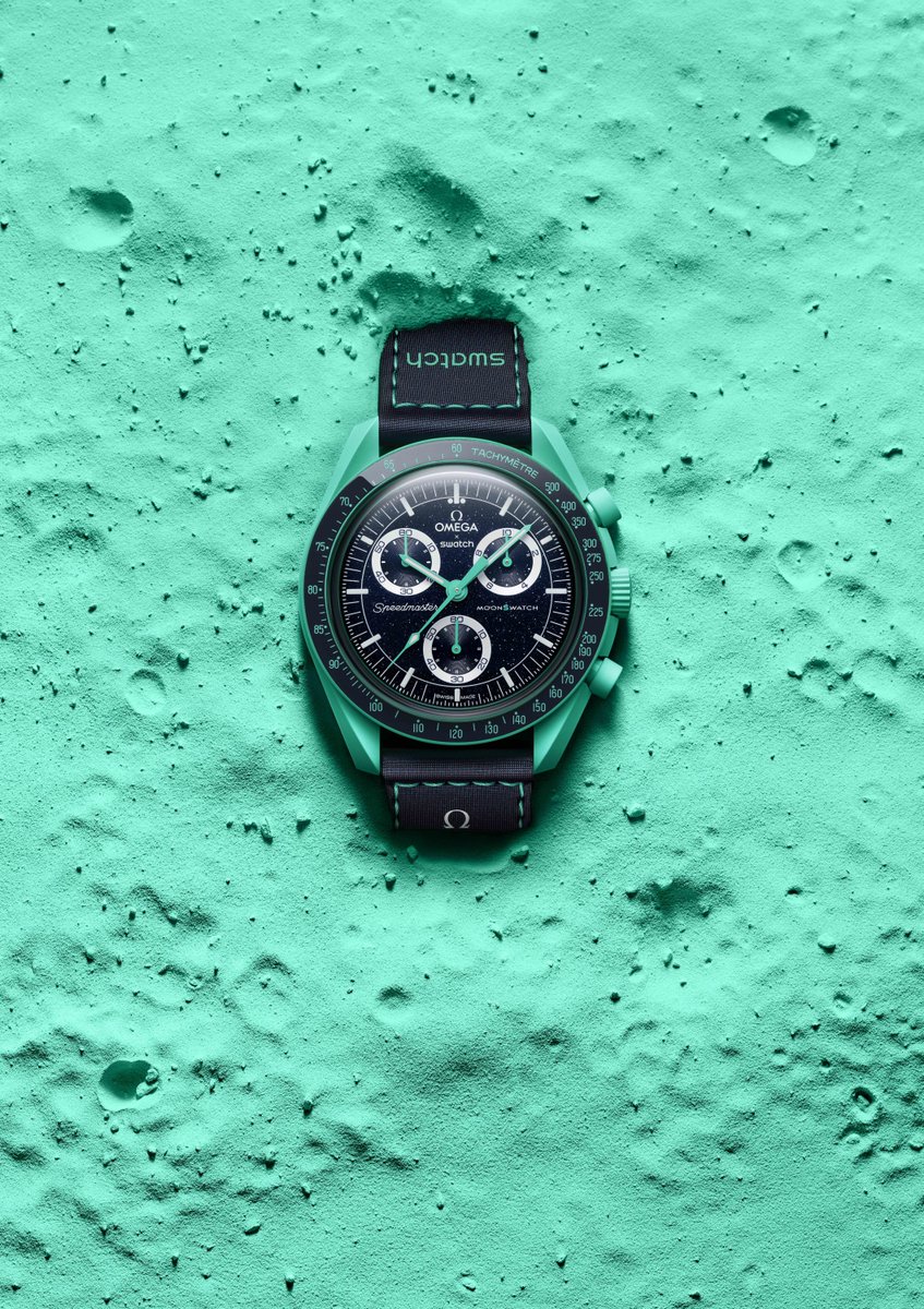 WatchTime's tweet photo. Its official, after teasing a closed turquoise case on social media for the last few days, Swatch and Omega today revealed its contents: three new Bioceramic MoonSwatch timepieces.

https://t.co/h7ztgoDFQZ https://t.co/ZUctHB6FY0