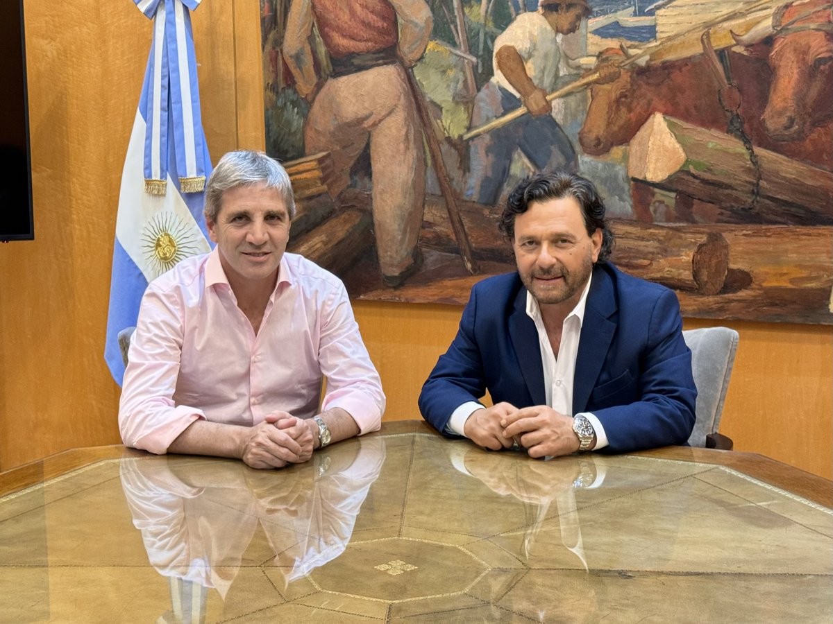 Nos reunimos con el ministro de Economía de la Nación, <a href="/LuisCaputoAR/">totocaputo</a>, para conversar sobre las obras necesarias para el crecimiento y el progreso de nuestra provincia 🙌🏻

🤝🏻 Coincidimos en que debemos darle prioridad al gasoducto de los Valles Calchaquíes (+)