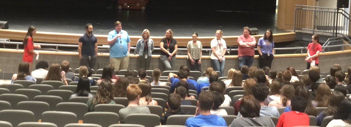MrsOrsini's tweet photo. Another Move Up Day is in the books! We loved having our rising freshmen in to see what CHS is all about. A huge thanks to the Mentor Board and teacher and student panels, as well as to CHS admin and @Principal_Parks/the McCarthy team! https://t.co/hfXBcwaXLA