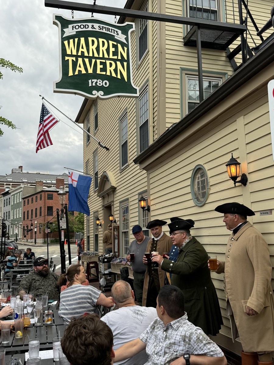 johnswart's tweet photo. Each June 11th Charlestown, MA celebrates the birthday of Dr. Joseph Warren by raising a glass at the Warren Tavern. Warren was killed during the battle of Bunker Hill on June 17, 1775. #bunkerhillday #josephwarren #bunkerhill #warrentavern #charlestown https://t.co/R7Cb8Y3UHz