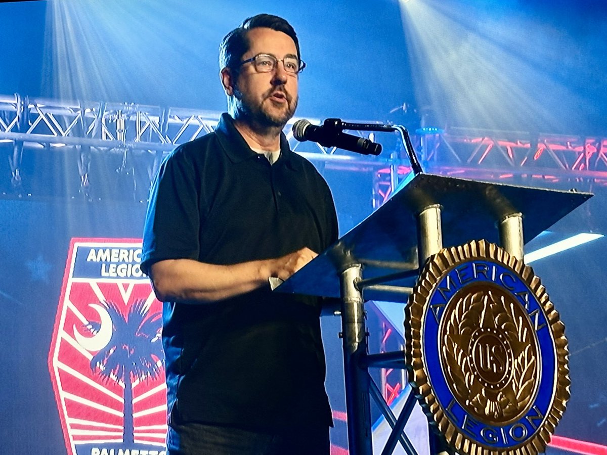 SCBoysState's tweet photo. Hey Son, Ryan McGee in the 
building tonight! 

Yes, you heard right, @ESPNMcGee returned home to Palmetto Boys State &amp; brought down the house!

PBS Alum &amp; Counselor, Boys Nation Senator, and a few other things like ESPN Sr Writer, Marty &amp; McGee Co-Host, &amp; Author! Thank You Ryan! https://t.co/jp1bwv6lb4