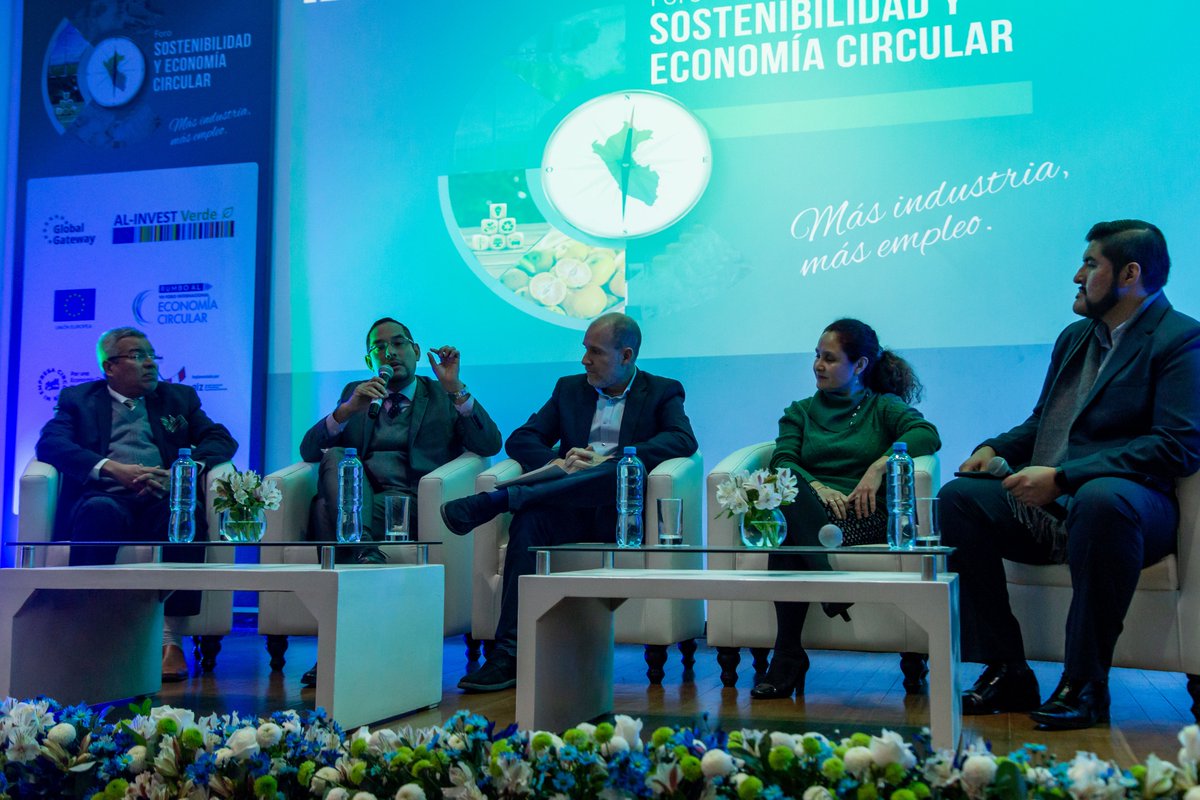 SNIndustrias's tweet photo. En el conversatorio de Proyectos @ALINVESTVerde: Impacto Sostenible, que fue moderado por Tatiana García de la @UEenPeru, compartieron sus experiencias: María Zevallos, directora de @ASPEmPeru; Yermeth Garrido de AHK Peru y Gabriela Merino, gerente de Sostenibilidad de la #SNI.

Y en el panel sobre Finanzas Verdes, moderado por Christian Abanto de Deuman, participaron Sergio Ramos, gerente de Negocios de @FOGAPI1 ; Karina Ginocchio de GIZ; Octavio Carrasquilla de la @AgendaCAF, y Elvis García del Ministerio del Ambiente. 

Las conclusiones estuvieron a cargo de Albina Ruiz Rios, exministra del Ambiente y el viceministro de MYPE e Industria del @minproduccion, César Quispe.

👉 Lee la nota completa: https://t.co/oQ49WoUyCo

@apecperu #SI2024 #SemanaDeLaIndustria #SNISostenible #SNI #EconomíaCircular #HagamosMásIndustria #MásIndustriaMásEmpleo