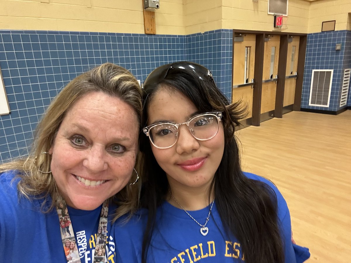 Julie Wines tweet media