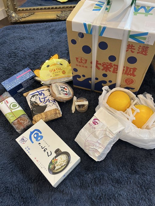 先週は D+黒木歩e個人撮影会 にご来場いただきありがとうございました&hearts;️  暑い中大好物の大きなスイカ持って駅から歩いてきてくれたり 大好きなエリザベスメロンまでもってきてくれたり 毎回私の吸ってるiQOS分かってて1カートンくれたり