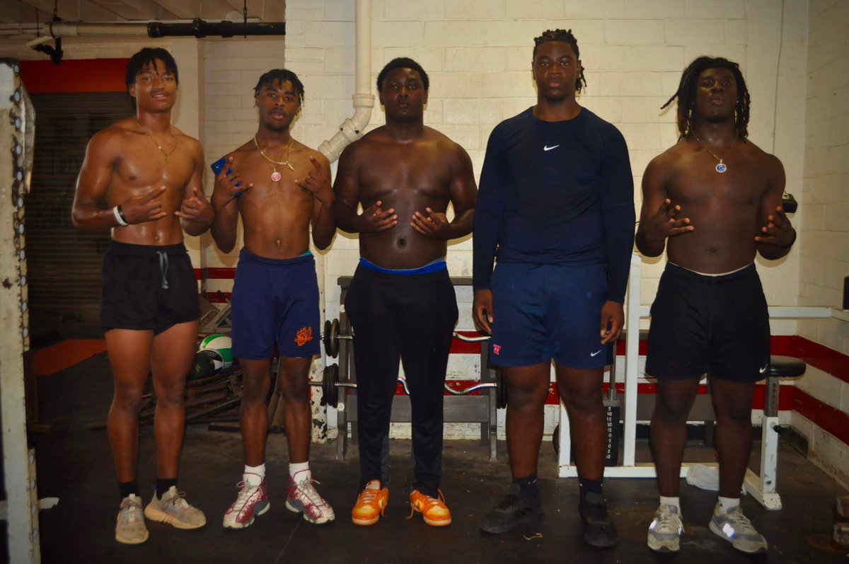 Whole lot of hard work 😈💪🏾<a href="/Chris4_Johnson/">Christopher “THE JET” Johnson</a> <a href="/JoshuaR_Whiting/">Joshua (BATMAN🦇) Whiting</a> <a href="/brendarion/">Brendarion Hooks</a>