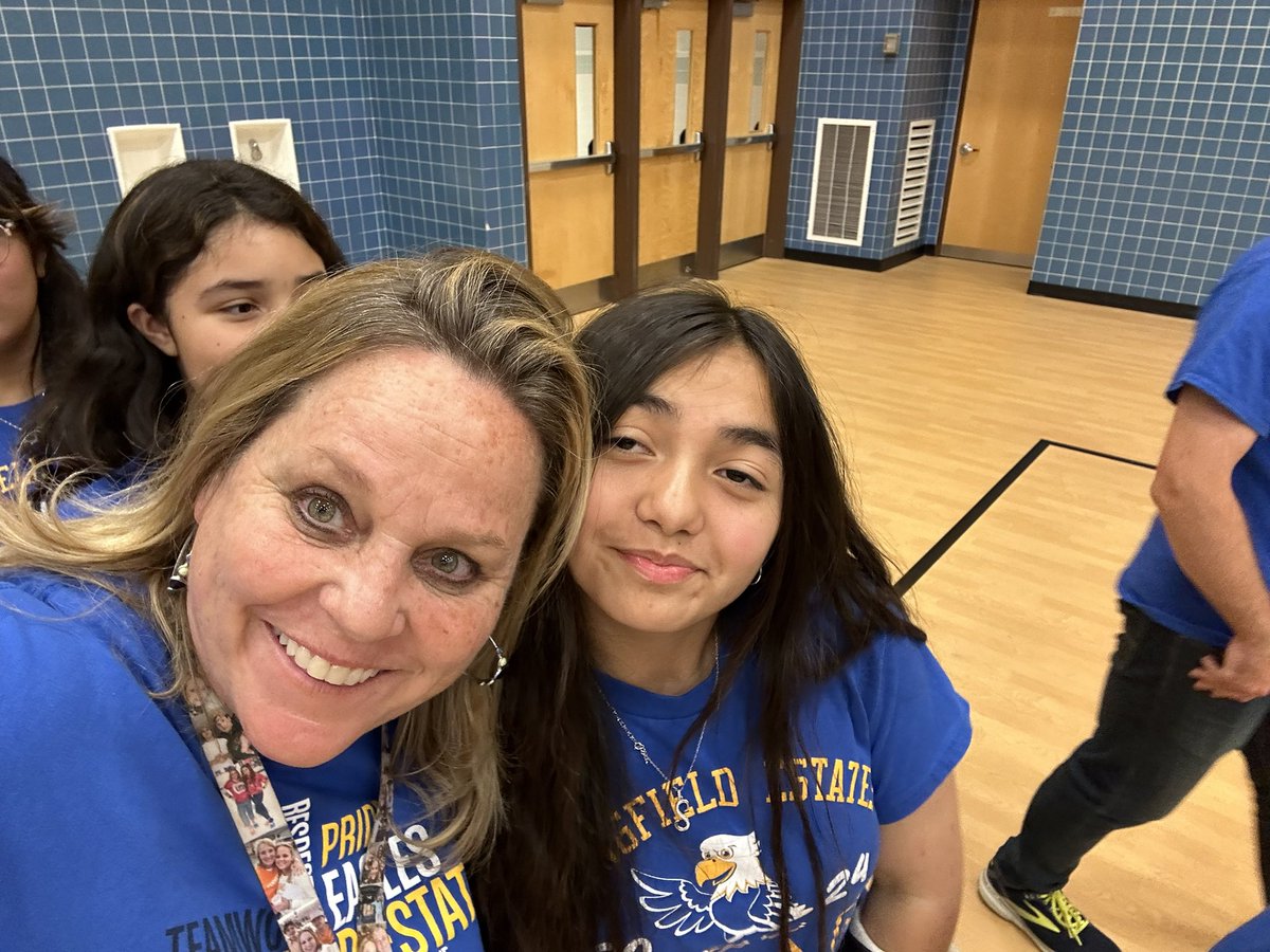 Julie Wines tweet media