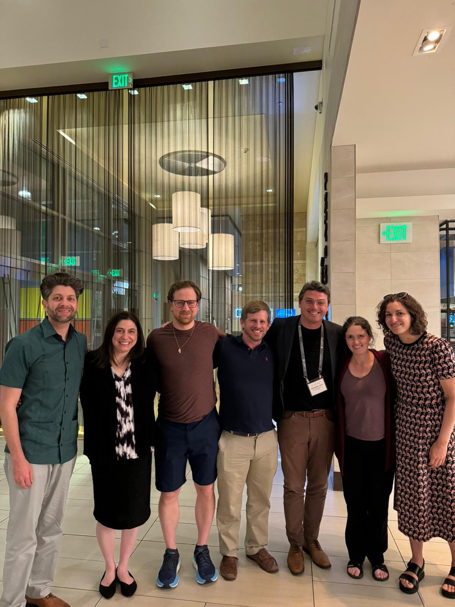 Belated #LSA2024 tweet.  The NYU Lawyering cohort circa 2020-2022 (<a href="/LawProfJHarris/">Jonathan F. Harris</a>, <a href="/RachelJWechsler/">Dr Rachel Wechsler</a>, @DSimson_Law, Chris Jaeger, <a href="/evelynliamalave/">Evelyn Malave</a>), plus bonus guest <a href="/RichardLJolly/">Richard L. Jolly</a>.