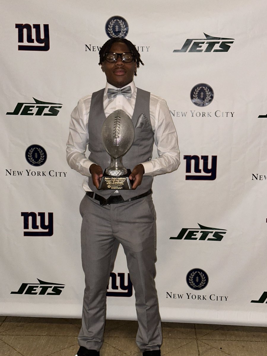 JoJo Andrews (@andrewsjosira) on Twitter photo One for the ages!! “Player of the year” in NYC
<a href="/coachmouse1/">Ray Lizzi (Coach Mouse)</a>
<a href="/Dannylandberg/">Danny landberg</a>
@EHallFB One for the ages!! “Player of the year” in NYC
<a href="/coachmouse1/">Ray Lizzi (Coach Mouse)</a>
<a href="/Dannylandberg/">Danny landberg</a>
@EHallFB