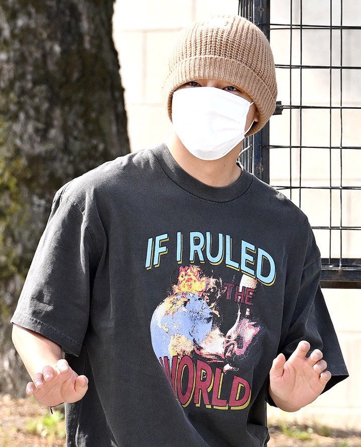Taehyungimpact's tweet photo. FRONT                                          BACK https://t.co/mvVLez8fra