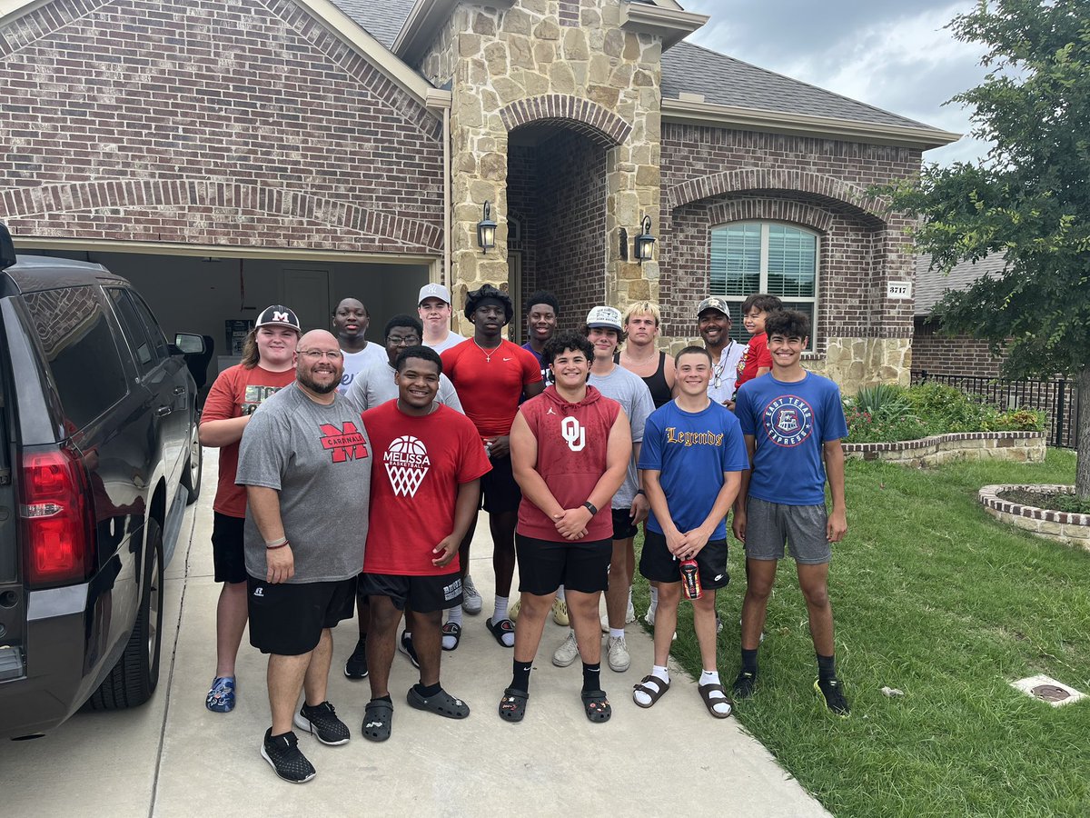 Carlos Chapa (@carlosjchapa) on Twitter photo Melissa is a special place. And with that comes special people. These DLinemen helping Coach <a href="/Philpen06/">Philip pendleton</a> and his family move into their new home is the epitome of having a servants heart. Welcome to home to Cardinal Nation!!! Melissa is a special place. And with that comes special people. These DLinemen helping Coach <a href="/Philpen06/">Philip pendleton</a> and his family move into their new home is the epitome of having a servants heart. Welcome to home to Cardinal Nation!!!