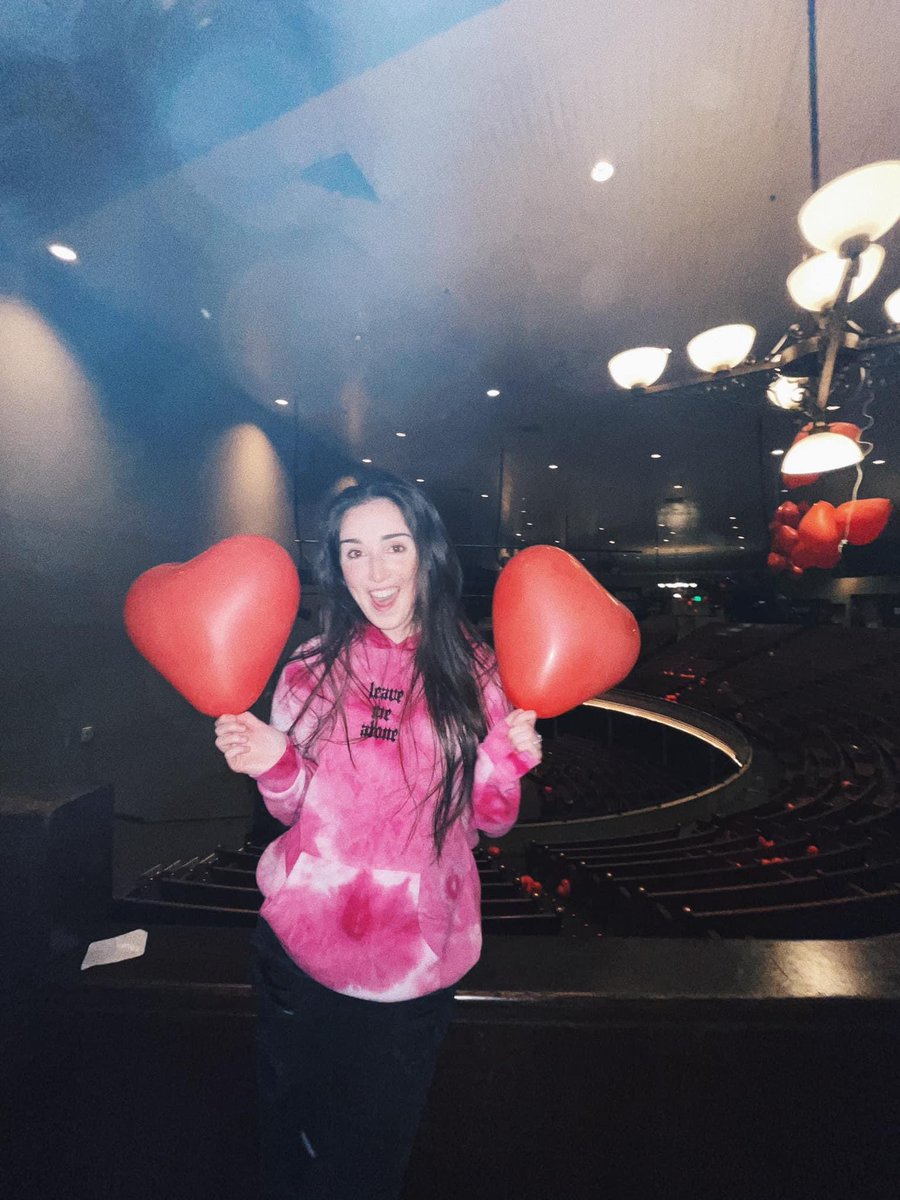 1 year ago at the <a href="/SabrinaAnnLynn/">Sabrina Carpenter</a> concert in Nashville! It’s wild how much her career has exploded in such a short period of time 🤯